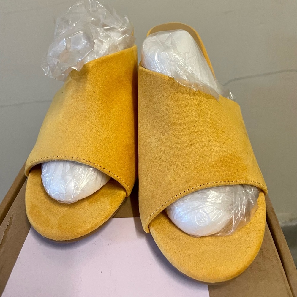 Mustard Slip-On Heels - Picture 4 of 4